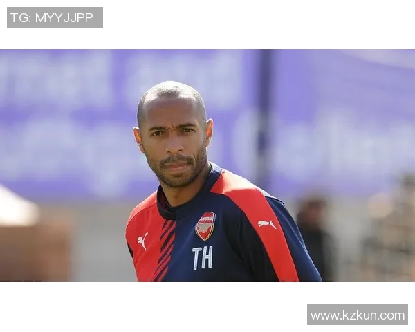 足球传奇亨利的时尚穿搭解析引领潮流风向标